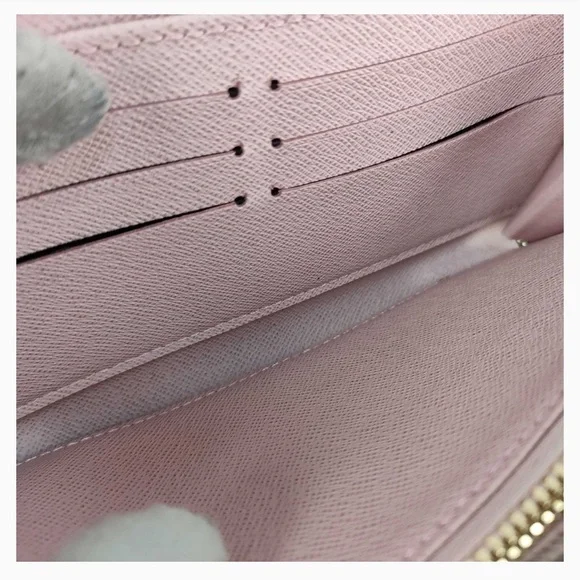 LOUIS VUITTON Dog MONOGRAM LV ZIPPY WALLET - Picture 6 of 11